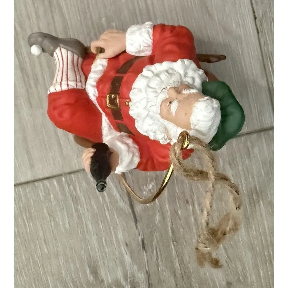 Hallmark Keepsake Ornament Coca Cola Santa Taking A Break 1997 Excellent